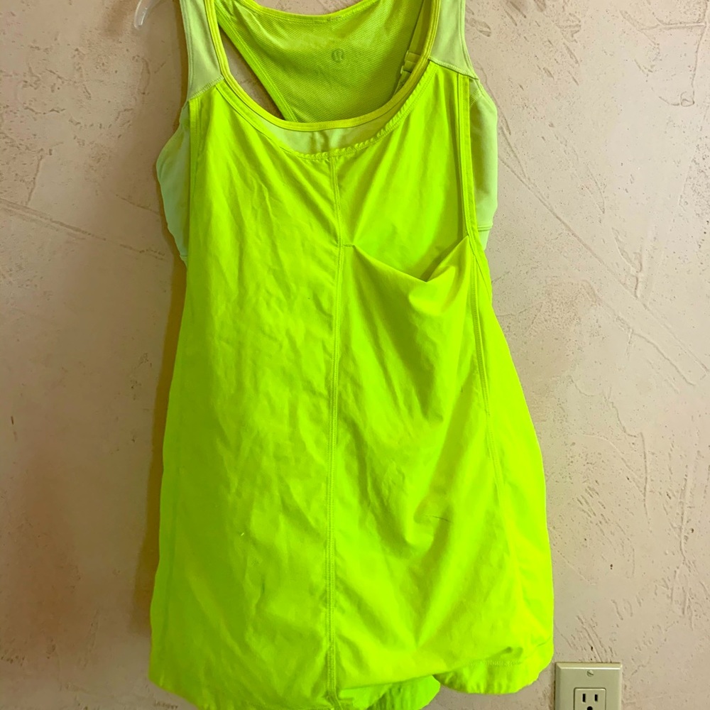 Lululemon neon top